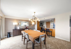 34th Floor Ala Moana Large Regal Suite - 2Br/3Ba, Book Now at Special Rate!