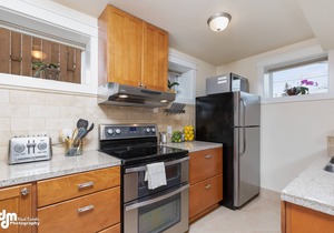 Beautiful Bright Remodel Minutes from Downtown
