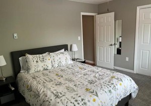 Carter #3 Two bedroom unit near Xavier Downtown