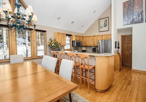 Haymeadow Townhome A1 | 5BR Ski-Out, Private Hot Tub