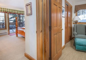 Haymeadow Townhome A1 | 5BR Ski-Out, Private Hot Tub