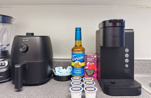 West Campus Apartment | 1 Br Apt Next 2 Downtown - Cozy!