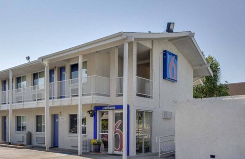 North Alameda Apartment | 1 Full Bed | Mobility Access RI Shwr| NS