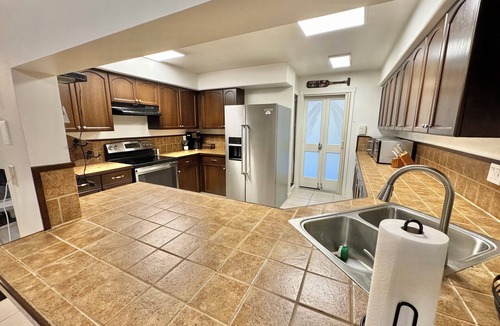 Waikoloa Village Apartment | 1 Huge Unit 6 Bed 4 Bath Condo in Waikoloa Village