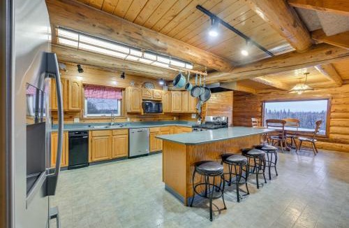 Sterling House | < 1 Mi to Kenai River: Spacious Cabin w/Deck!