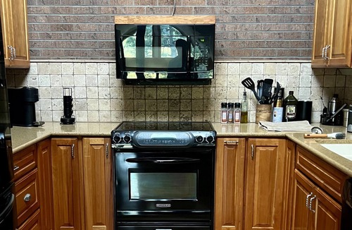 Boulder House | 10 Acre Mountain Retreat in BOULDER. Less than 10 minutes from downtown.