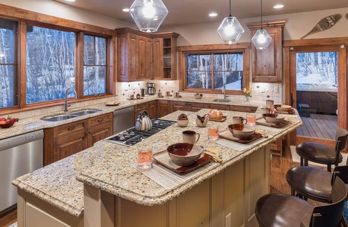 Steamboat Springs House | 10 BR Luxury Grande + Hot Tubs + Close to Skiing - Fuerza Grande