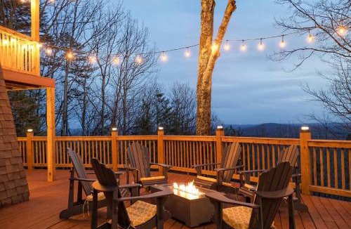 Helen House | 10 Min To Helen Hot Tub, Mtn Views, Game Room