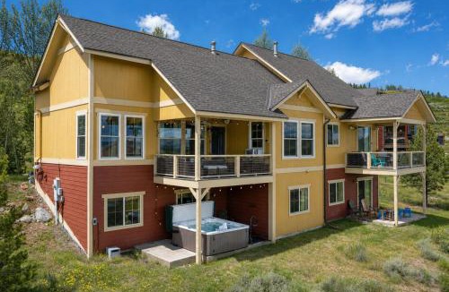 Silvercreek Villa | 100 Fairway Lane