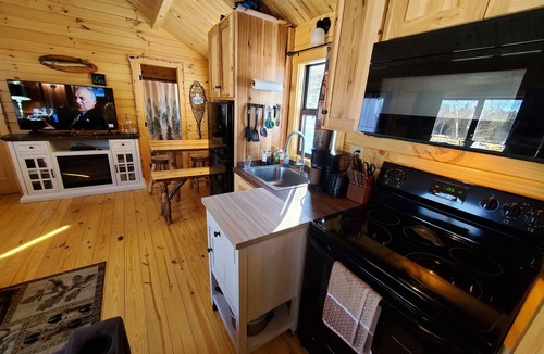Eustis Cabin | 100 night. Atv trail. Waived cleaning fee if booked now to December 1.