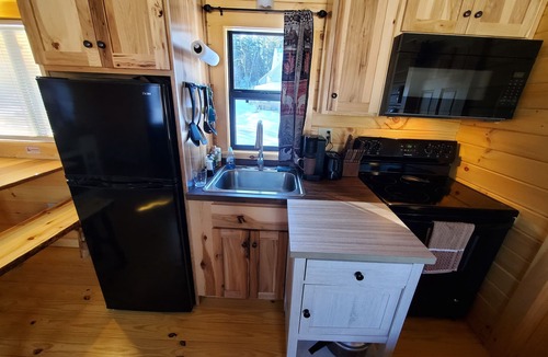 Eustis Cabin | 100 night. Atv trail. Waived cleaning fee if booked now to December 1.