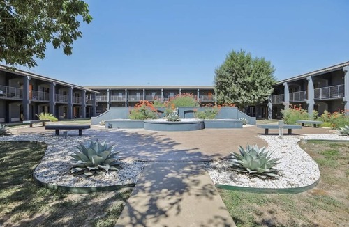 St. Johns Apartment | [11] ATX Studio: 1 Queen, Access to Gym & Laundry