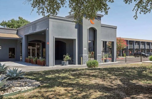 St. Johns Apartment | [11] ATX Studio: 3 Twin Beds, Sleeps 3