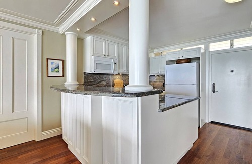 Diamond Head - Kapahulu - St. Louis Condo | 11th Floor 2 Bedroom Sans Souci condo w/incredible bay views