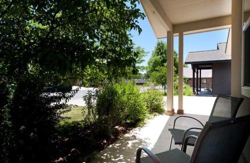 Durango House | 133 Metz Lane