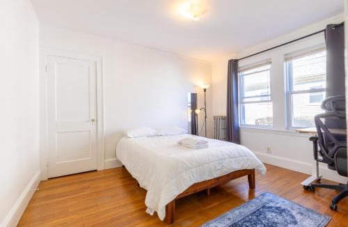 Oak Square House | 152 Quite & Bright & Spacious Apt in Brighton