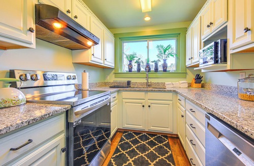 Springfield House | 18 Mi to Skiing: Colorful Home in Springfield!