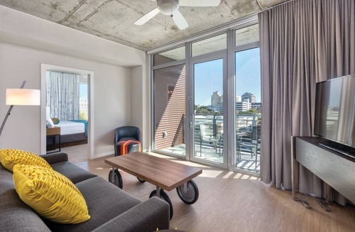 Civic District Resort | 1BD/Austin - Rooftop Pool & Firepit, BBQ!