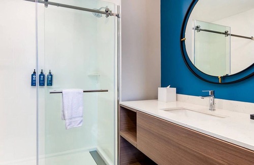 West End Resort | 1BD/Austin - Rooftop Pool & Firepit, BBQ!