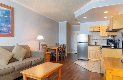 Steamboat Springs Hotel | 1BR w/Kitchen, Pool & Hot Tub Near Steamboat Ski Resort