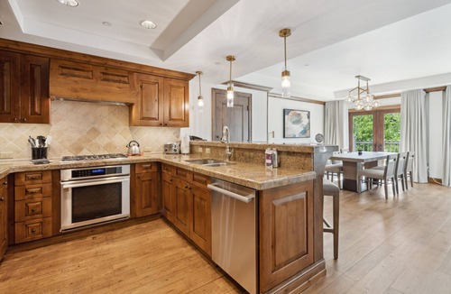 Downtown Resort | 2 Amenities, Fireplace, Hot Tub-Fire Pit, Downtown