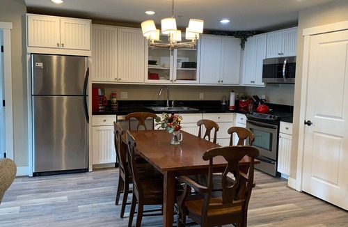 Silvercreek House | 2 Bed 2 Bath w/sofa sleeper luxury slope side ski-in/ski-out condo - sleeps 7