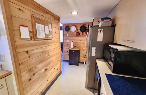 Lincoln House | 2 Bed/2Bath White Mtn treetop Townhome across from Loon w views, pool & shuttle