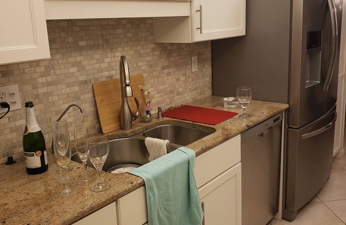 Venice Condo | 2 BEDROOM/2 BATHROOM CONDO WITH BEACH ACCESS FOR REMAINDER OF 2022