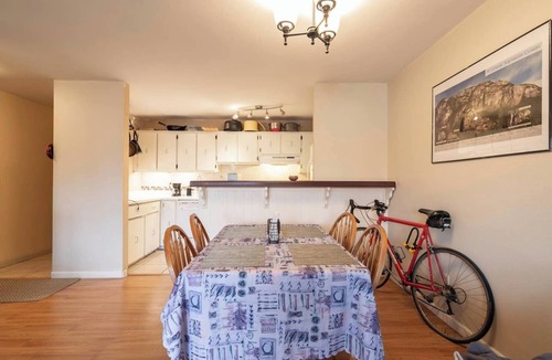 Glenwood Grove - North Iris Condo | 2-bedroom condo in Boulder with easy parking and bus access 1 block away