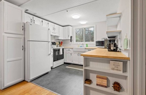 Thornton Condo | 2-BR Condo Near Welch-Dickey and Waterville Valley
