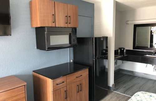 Arena District Hotel | 2 Convenient Studios Near Riverwalk w/Kitchenette, Perfect for Extended Stays
