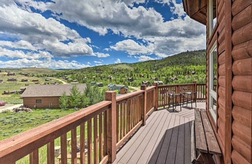 Innsbruck Val Moritz House | 2 Mi to Granby Ranch: Granby Home w/Hot Tub!