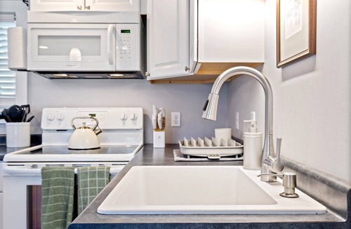 Southern Coast Apartment | 2 Modern Apartments, Downtown, Dogs OK, Fire Pit, 20 Mins to Portland, Sleeps 10