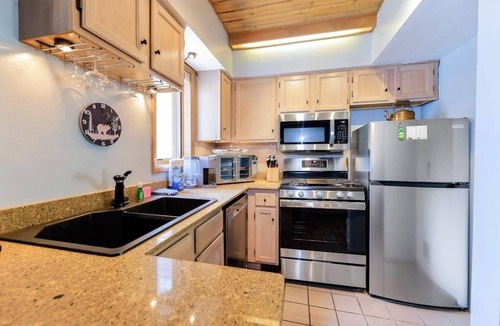 Durango House | 2-story townhouse + loft with fast WiFi, wood fireplace & great location