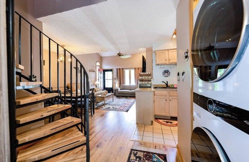 Durango House | 2-story townhouse + loft with fast WiFi, wood fireplace & great location