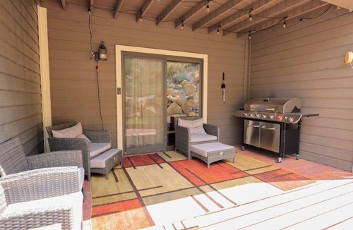 Durango House | 2-story townhouse + loft with fast WiFi, wood fireplace & great location