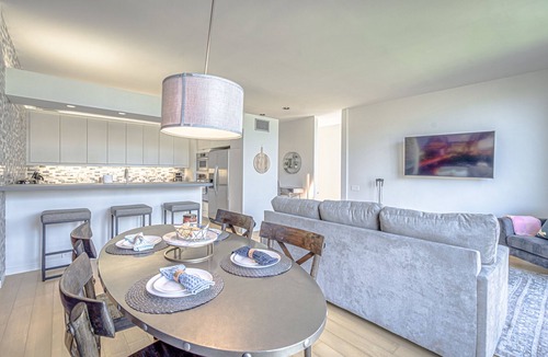 Dawson House | 2-Unit Bright & Modern SOCO Stay Near SXSW Top Spots!