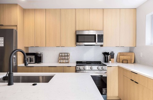 South Park House | 2025 Modern 2BR Home, Near Sea-Tac & Boeing
