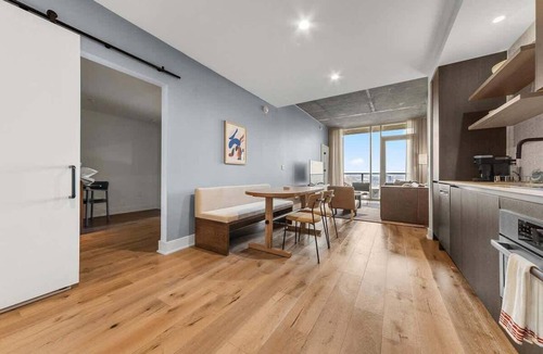 Rainey Street Historic District Condo | 23rd-Flr Rainey Condo | Pool & Gym Views