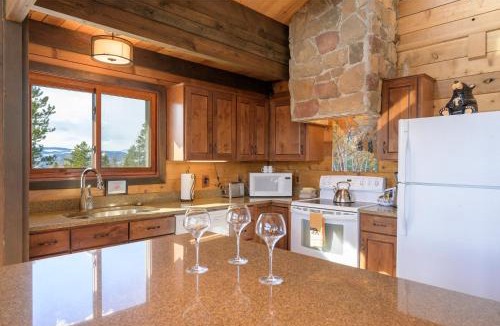 Granby House | 273 Fallen Rock