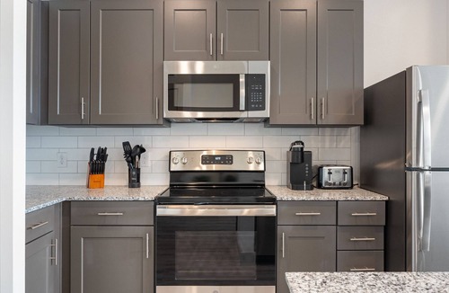 Stony Ridge North Apartment | 2BD/2BA Next to Airport qlg6