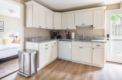 Crown Hill Apartment | 2BR Apartment in Seattle + Parking & Pets OK