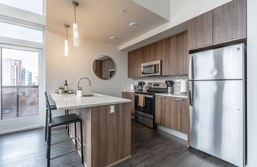 West Bellevue Apartment | 2BR | Gym, Lounge | Bellevue | Sophari Downtown G