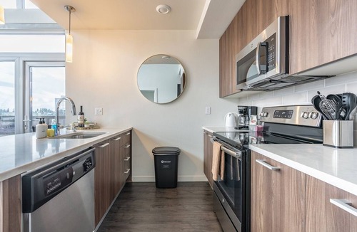 West Bellevue Apartment | 2BR | Gym, Lounge | Bellevue | Sophari Downtown G