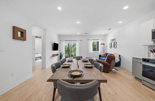 West Congress Condo | 2BR South Congress Condo for 6, Near DT!