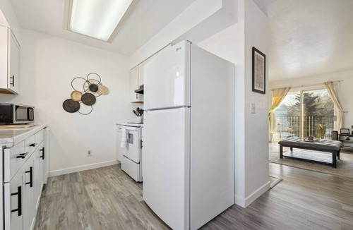 Turnagain Apartment | 2nd Floor Pet friendly Apartment in Turnagain near airport ANC