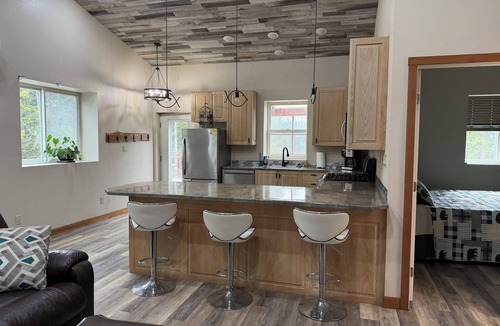 Ketchikan Apartment | 3-bedroom apartment in enchanting Ketchikan with AC