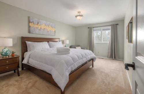 Turnagain House | 3 Bedroom Home sleeps 12