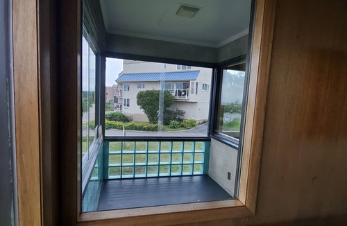 Downtown Anchorage House | 3-BR House with Sweeping View of Bootleggers Cove