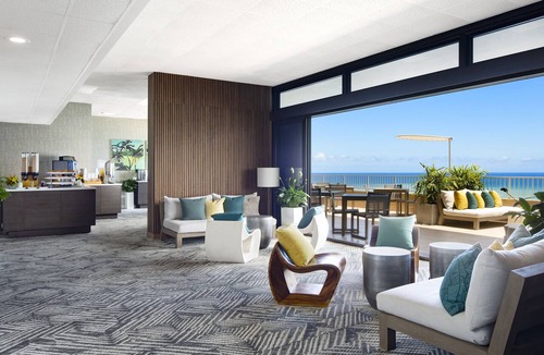 Waikiki Hotel | 3 Convenient Units, The Twin Fin Hotel, Ocean Front Two Doubles with Lanai